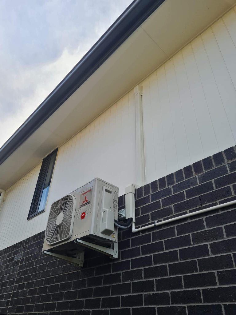 Residential air-conditioning installation by Shoreline